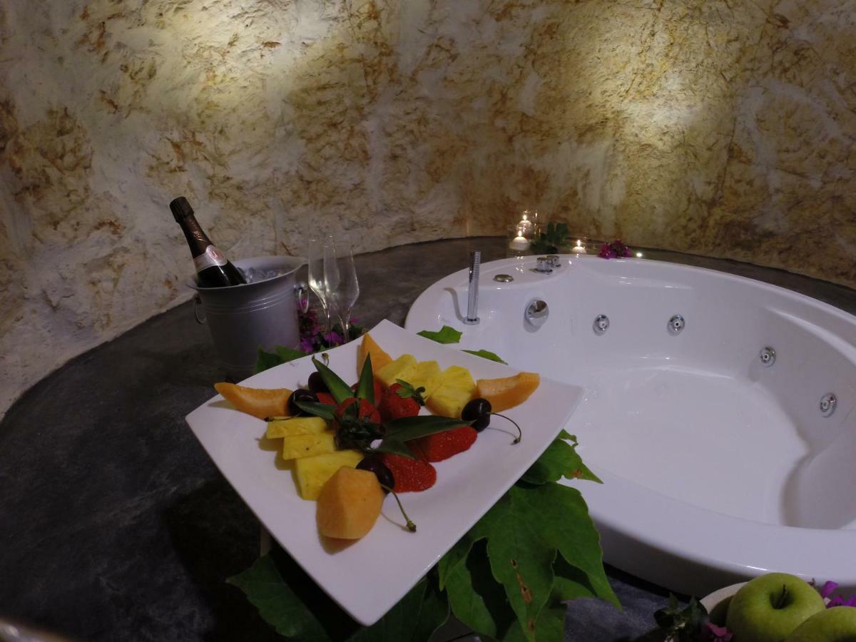 White Luxury Suite Ostuni By Gonewlocation Exteriör bild