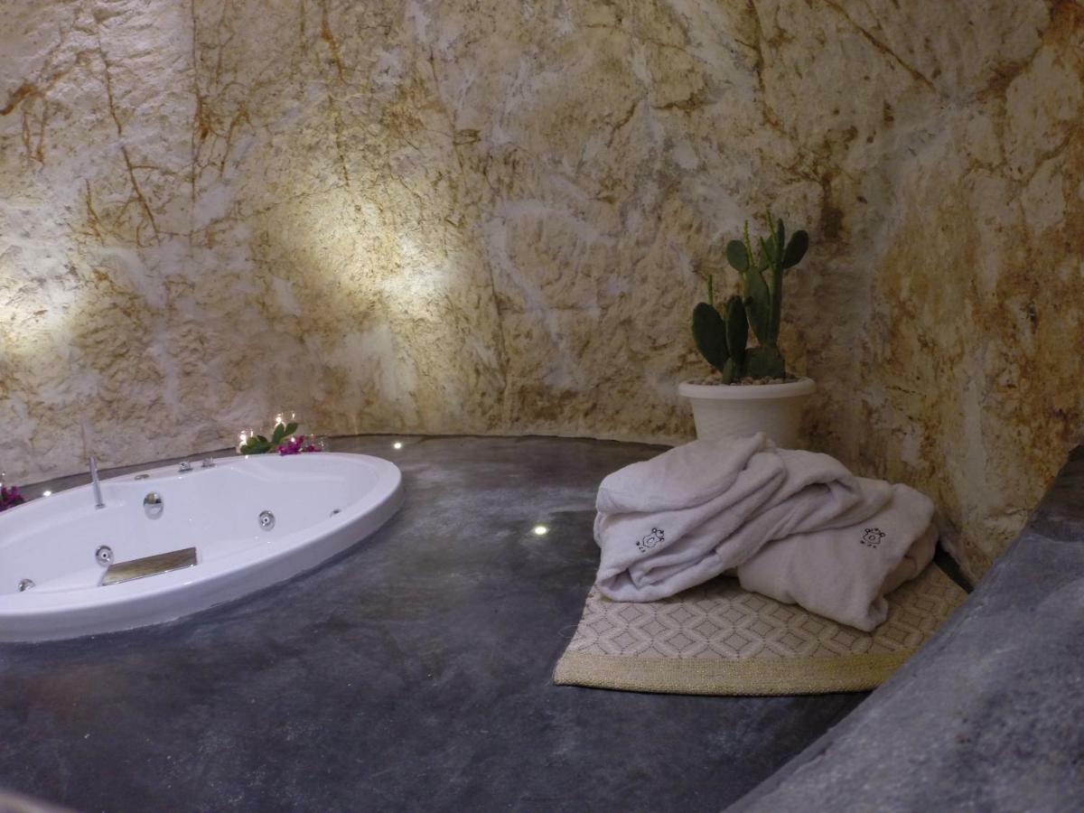 White Luxury Suite Ostuni By Gonewlocation Exteriör bild